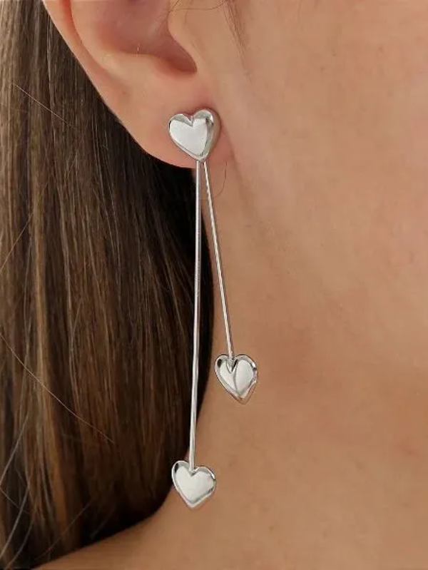 Brinco Fio com pingente coração prata