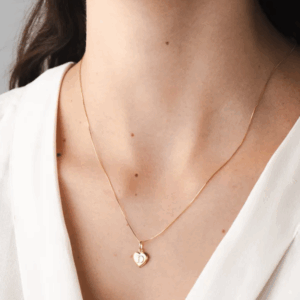 Pingente de Ouro 18k Coração Fosco com Letra D Rodinada